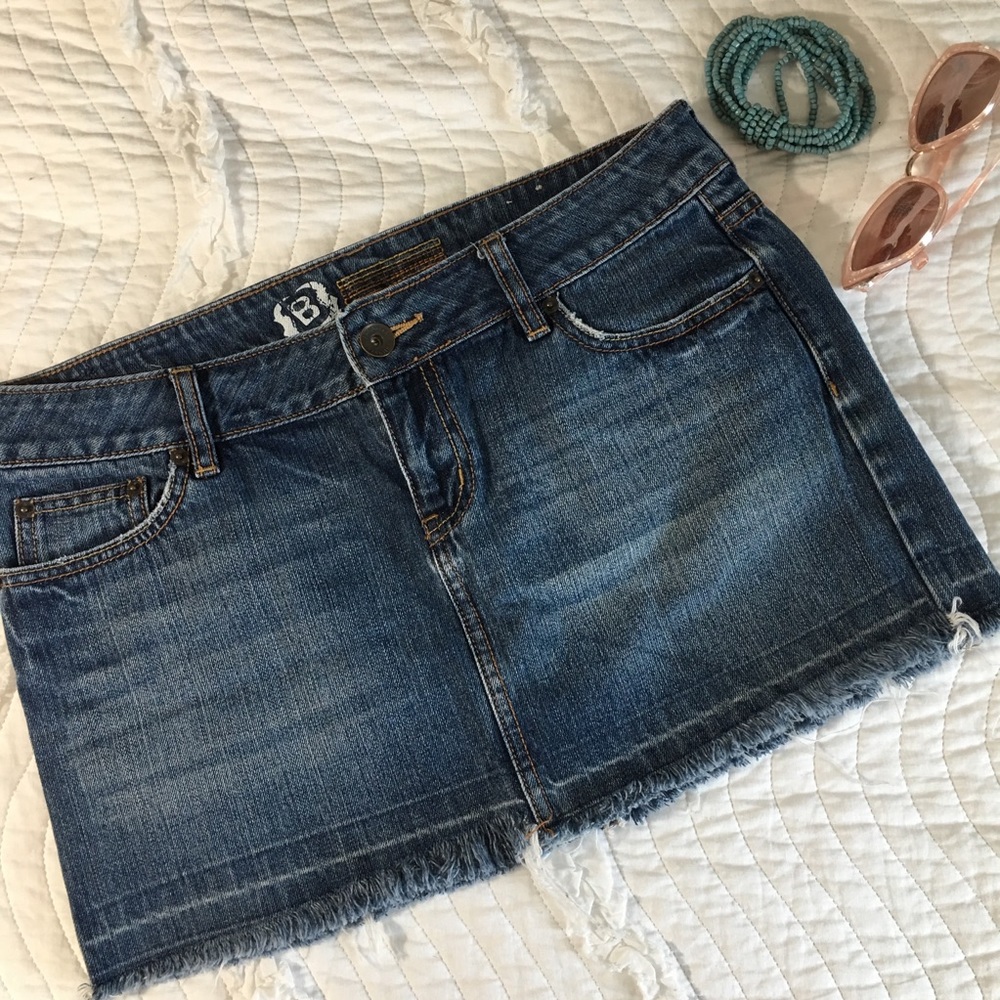 Bullhead Denim Mini Skirt Size 9 Fraying Hem